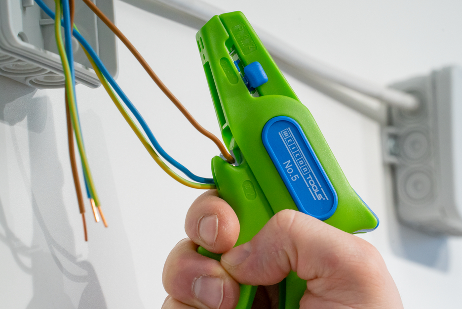 Abisolierzange No. 5 Green Line | Nachhaltiges Abisolierwerkzeug |für alle gängigen flexiblen und massiven Leiter | Arbeitsbereich 0,2 -  6,0 mm²