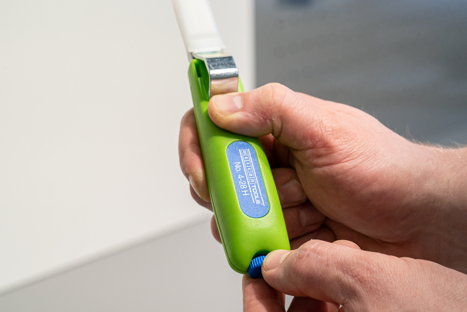 Cable Stripper No. 4 - 28 H Green Line | Stripping tools made from up to 97% renewable raw materials I hook blade and protective cap I working range 4 - 28 mm Ø