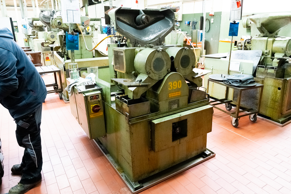 WEICON Keramik HC 220 | keramisch gefülltes hochtemperaturbeständiges Epoxidharz-System zur Verschleißschutzbeschichtung
