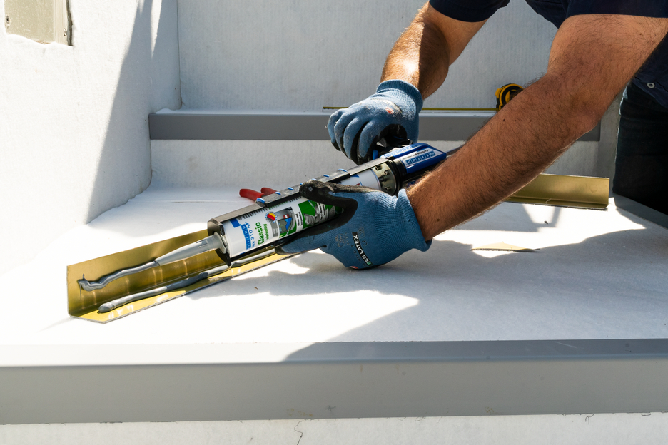 Flex 310 M® Classic | MS polymer-based elastic adhesive for versatile use
