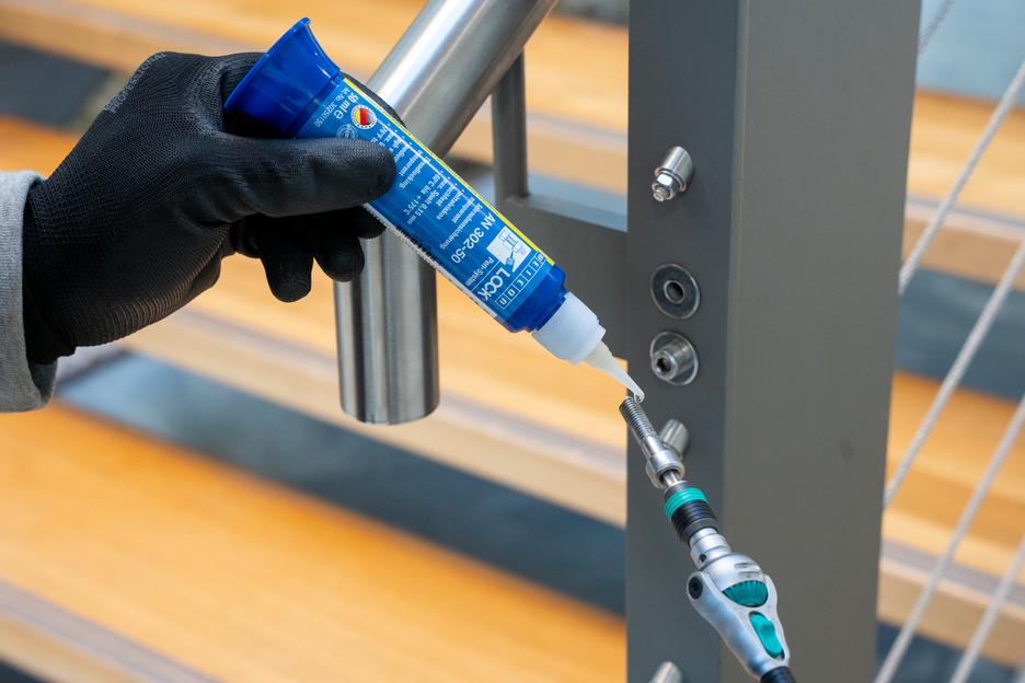 WEICONLOCK® AN 302-50 Schrauben- und Stehbolzensicherung