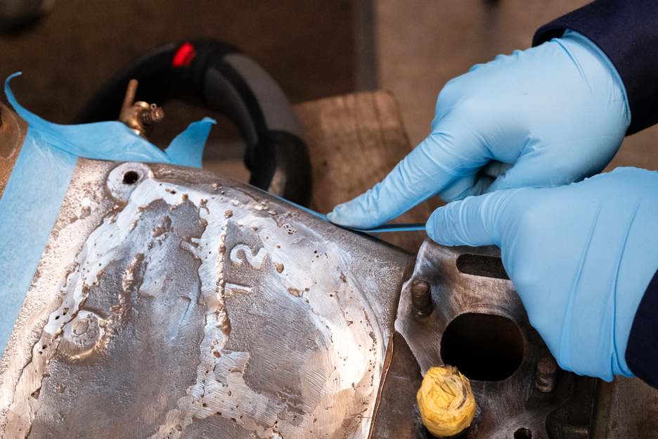 WEICON HB 300 | high-temperature-resistant epoxy resin system for repairs and moulding