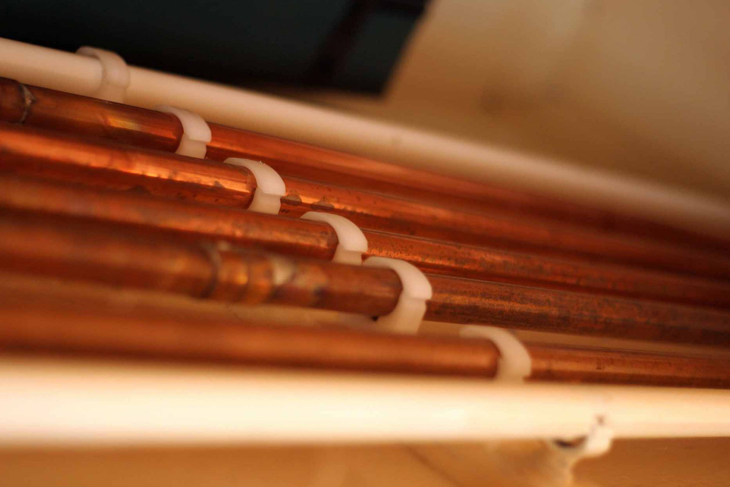 weicon_repair_sticks_kupfer Kupferstangen wurden mit Reparaturknete  repariert