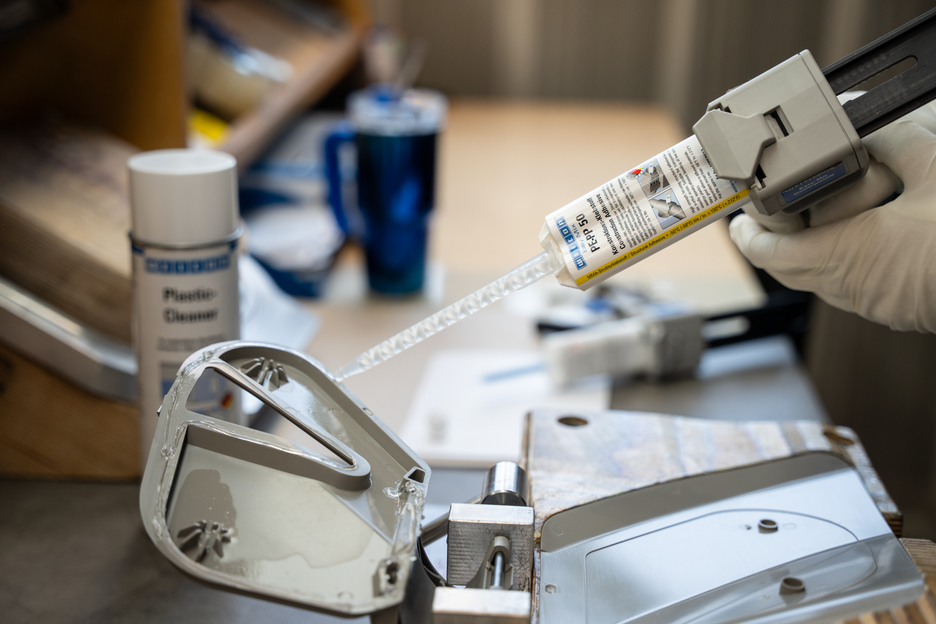 Easy-Mix PE-PP 50 | Konstruktions-Klebstoff auf Methylacrylatbasis für spezielle Kunststoffe