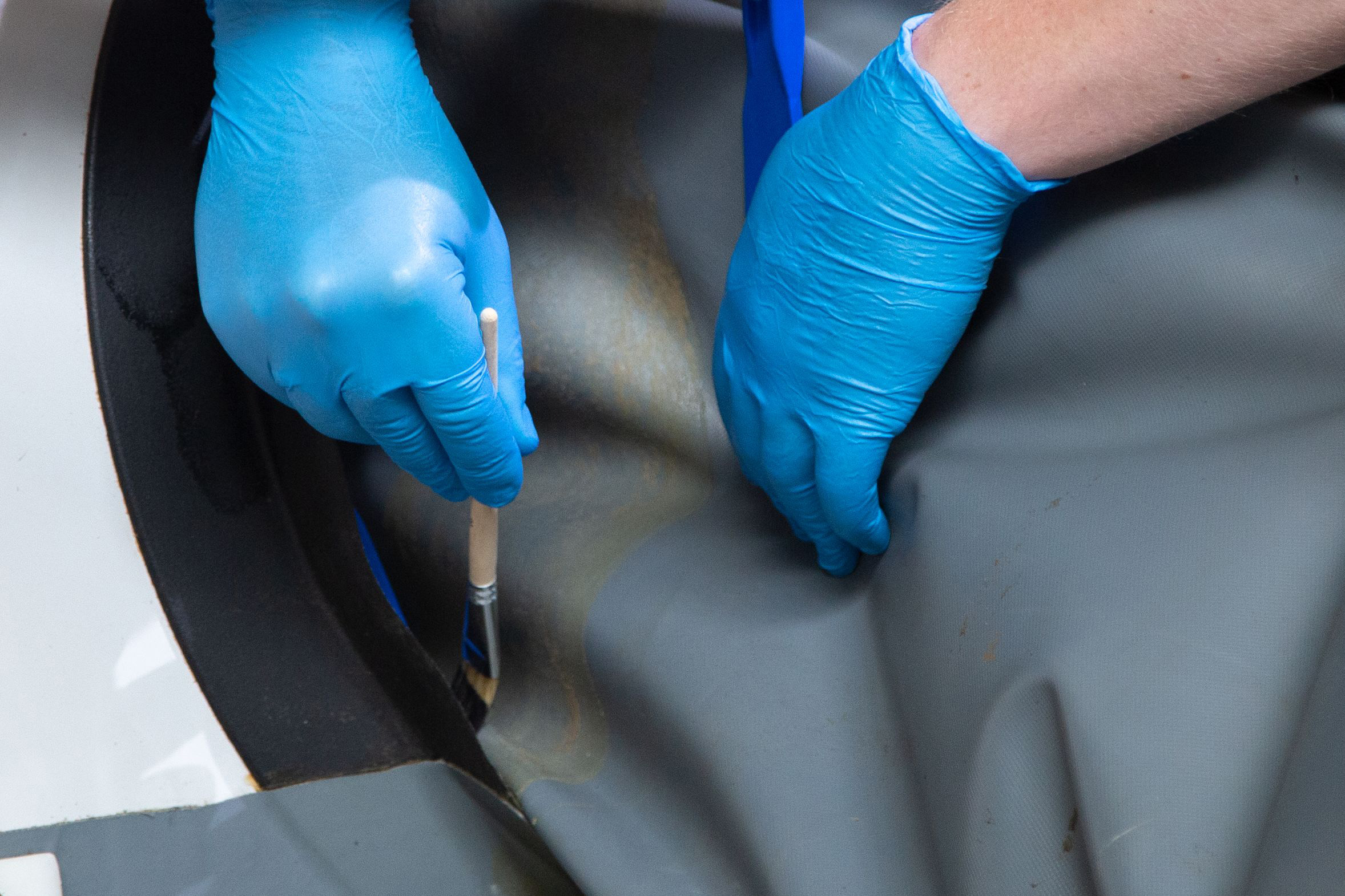 GMK 2510_Gummi-Metall-Kleber_Boot-reparieren GMK 2510_Gummi-Metall-Kleber_Boot-reparieren