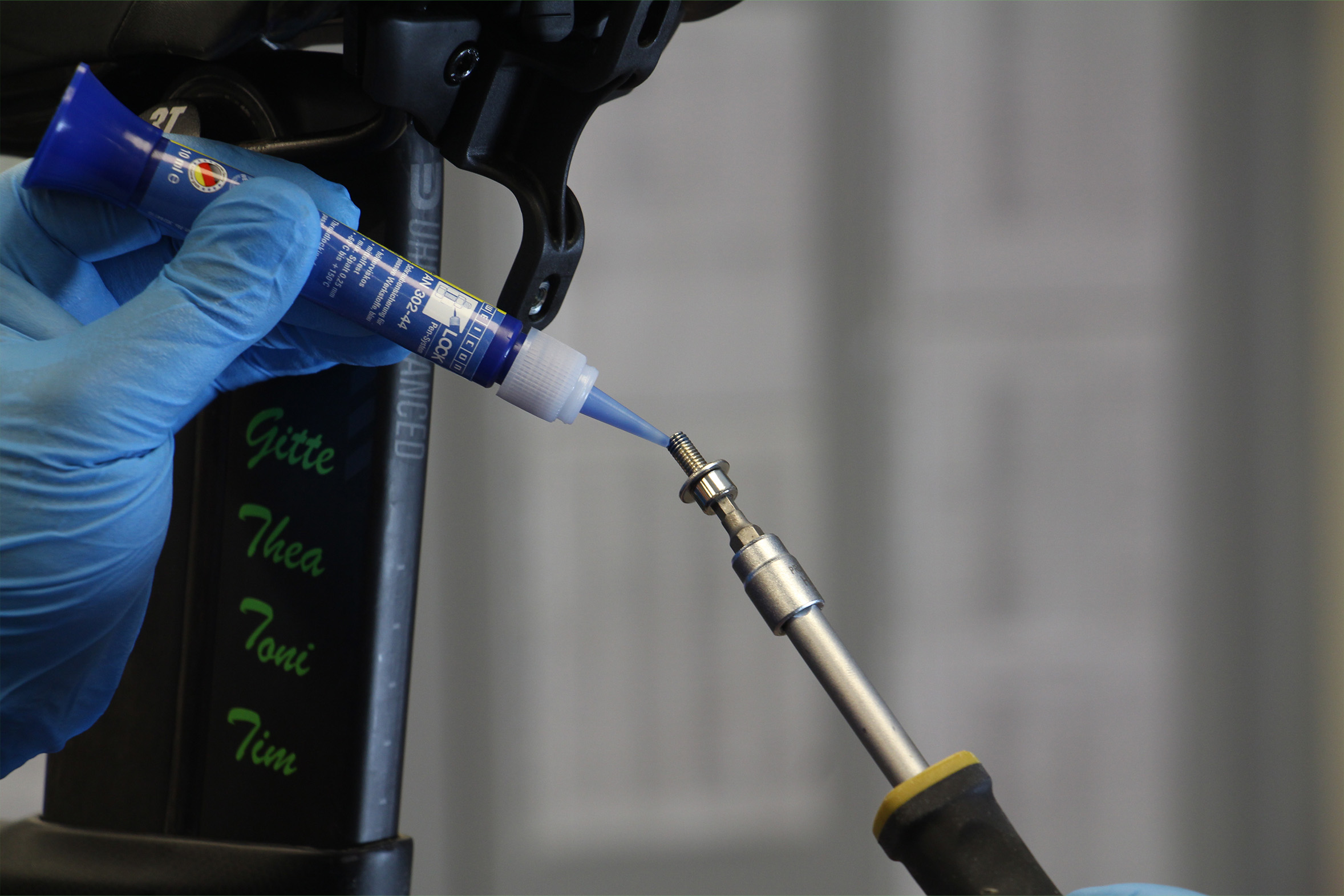 Weiconlock-AN-302-44_Schraubensicherung-Fahrrad Weiconlock-AN-302-44_Schraubensicherung-Fahrrad