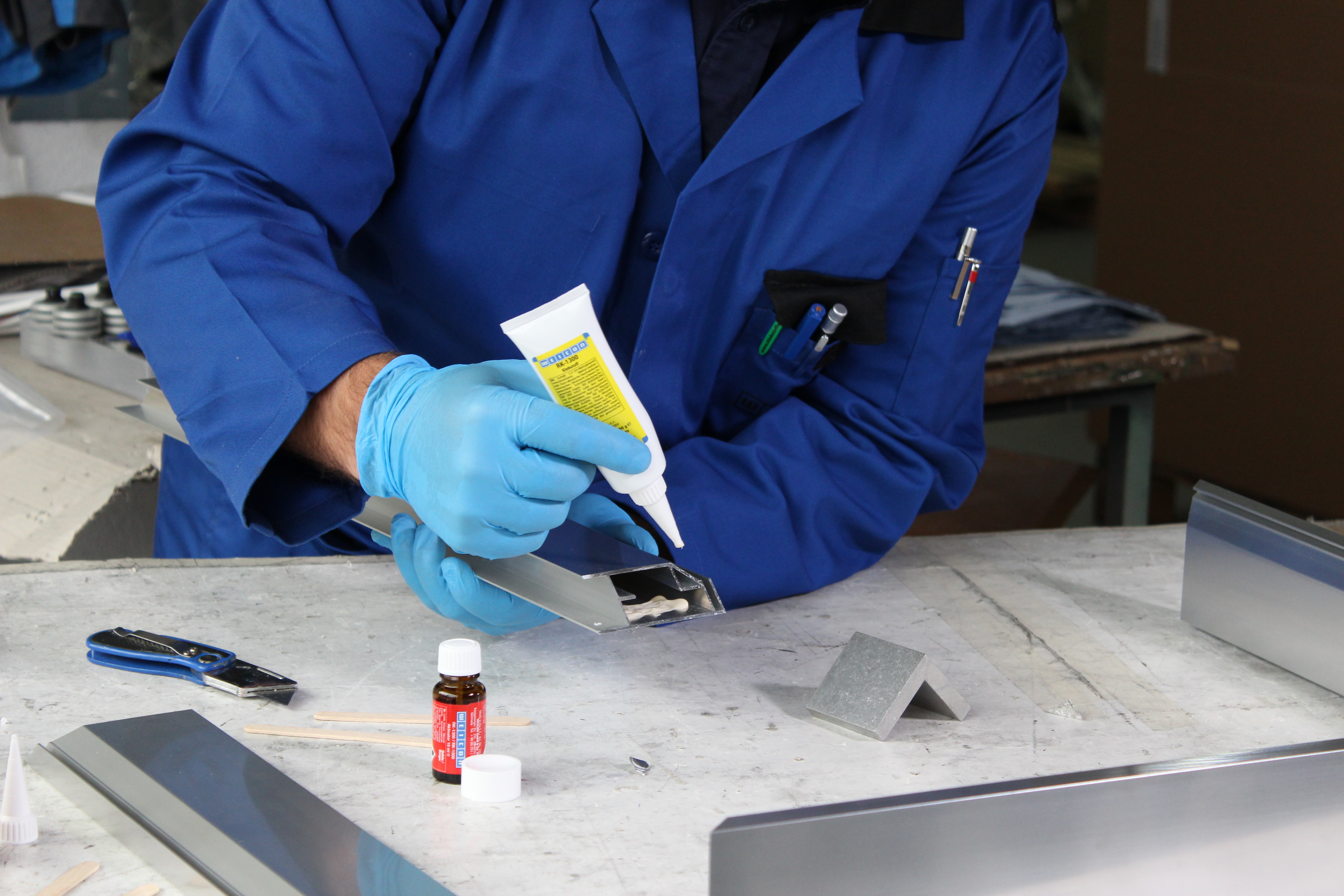 Aluminium Minute Adhesive | Liquid metal epoxy resin adhesive