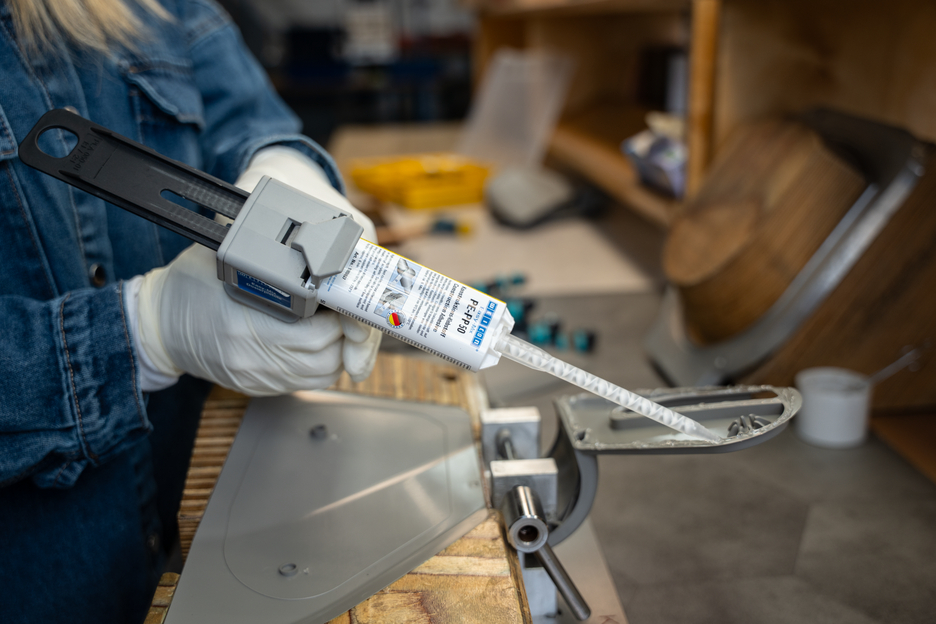 Easy-Mix PE-PP 50 | adesivo strutturale a base di acrilato di metile per plastiche speciali