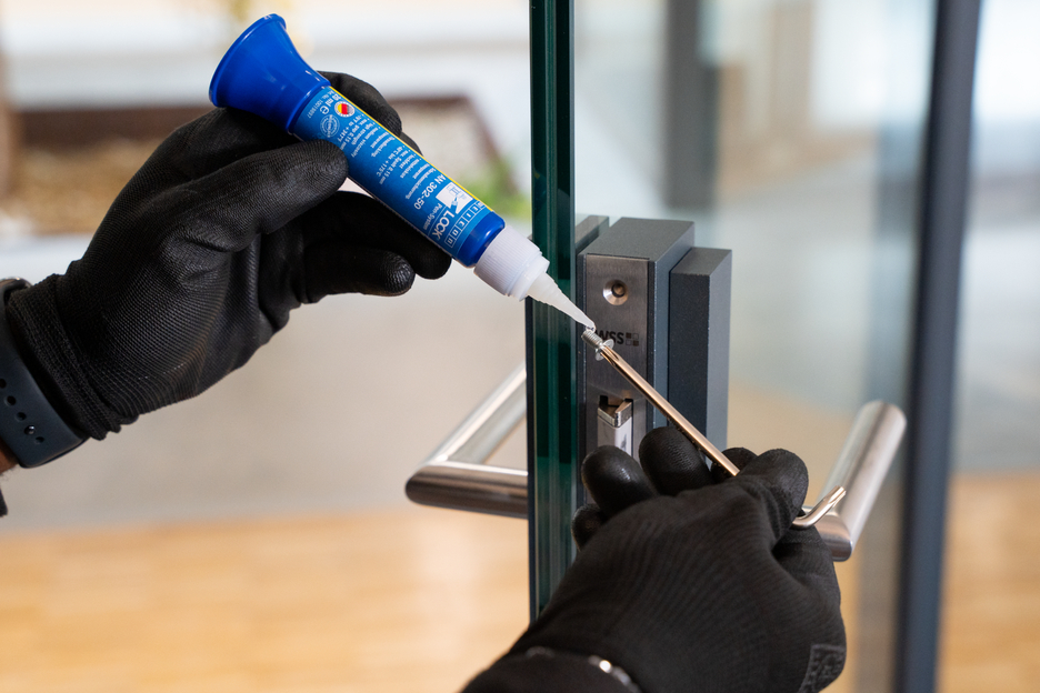 WEICONLOCK® AN 302-50 Schrauben- und Stehbolzensicherung