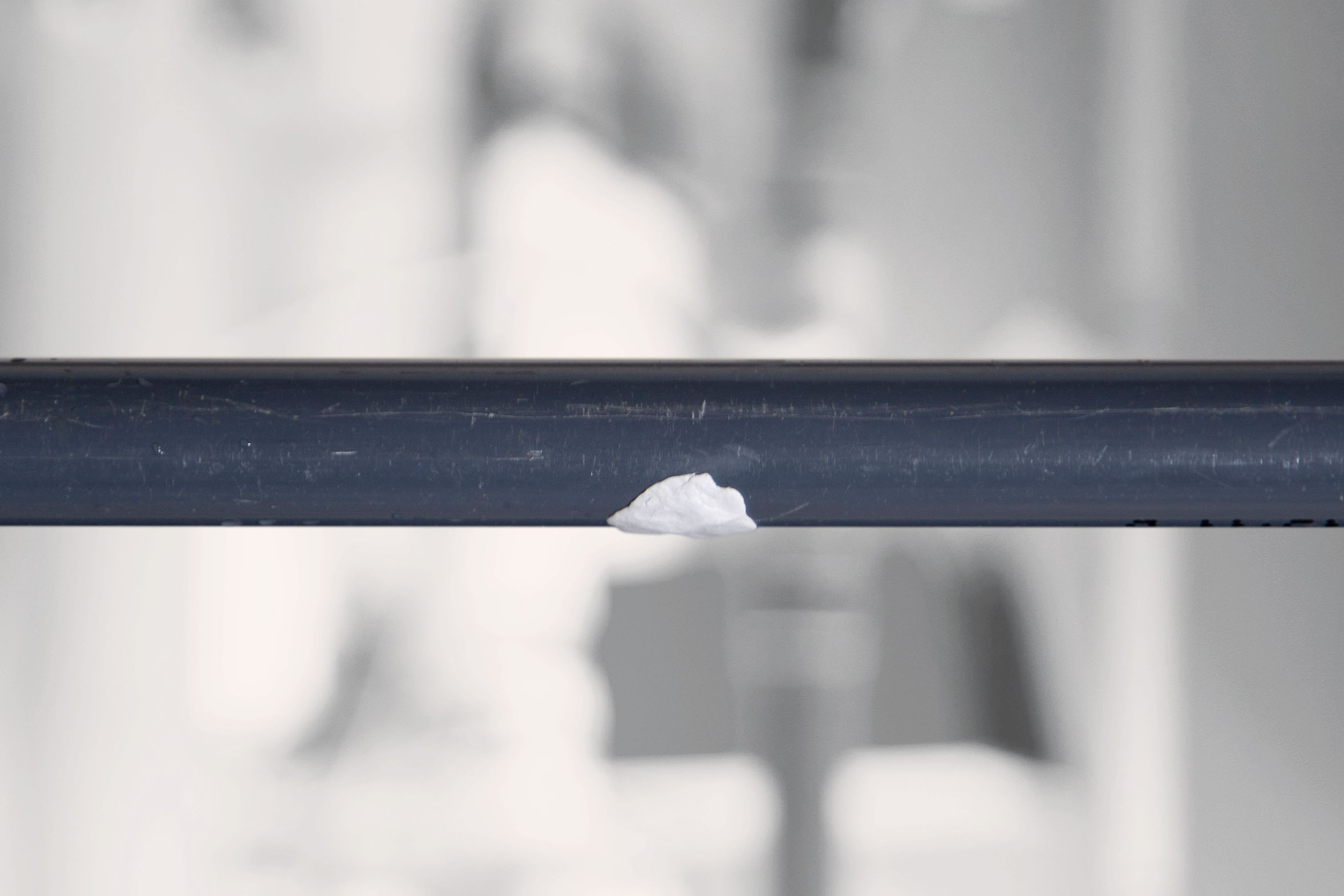 Rohr wurde mit einer Dichtmasse repariert