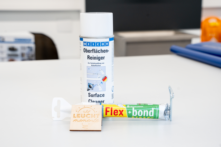 Flex+bond® | dauerelastischer Kleb- und Dichtstoff