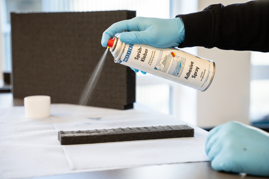 Adhesive Spray | sprayable contact adhesive, ideal for cardboard and paper