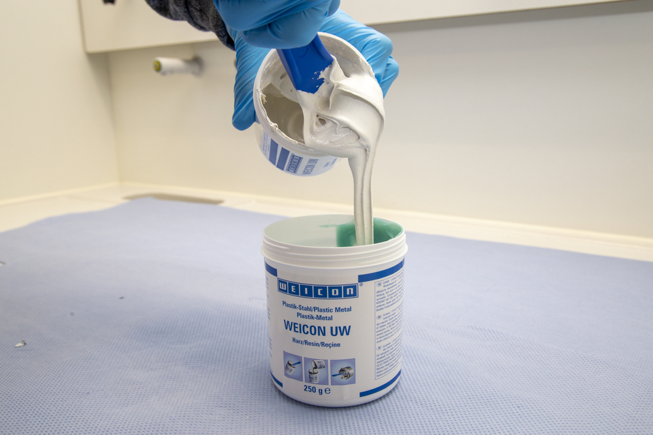 WEICON UW | Système à base de résine époxy pour la réparation et le moulage sur des surfaces humides