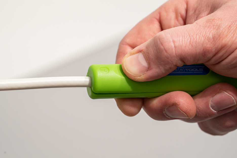 Coax-Stripper No. 2 Green Line | Nachhaltiges Abisolierwerkzeug | zum Entmanteln und Abisolieren von Koaxialkabel | Arbeitsbereich 4,8 - 7,5 mm Ø